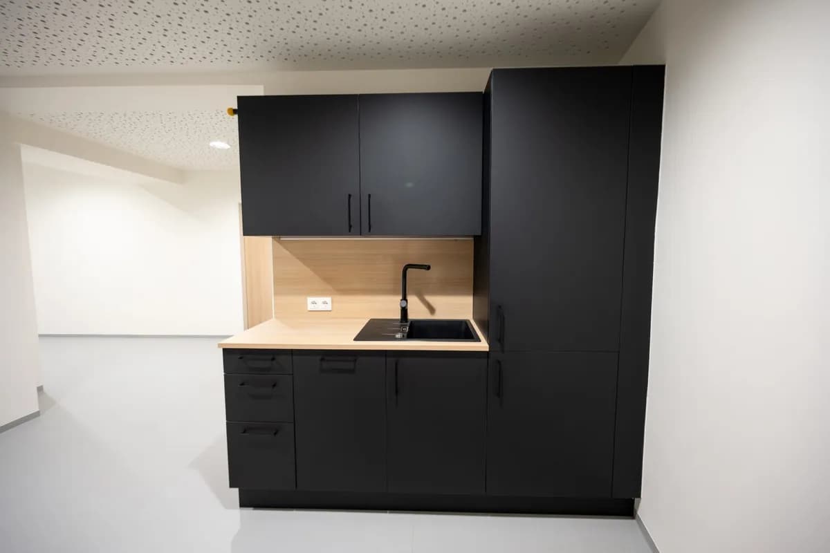 3-Zimmer-Gewerbeimmobilie mieten in Amstetten – 39 m², € 12 – Bild 1 von 24
