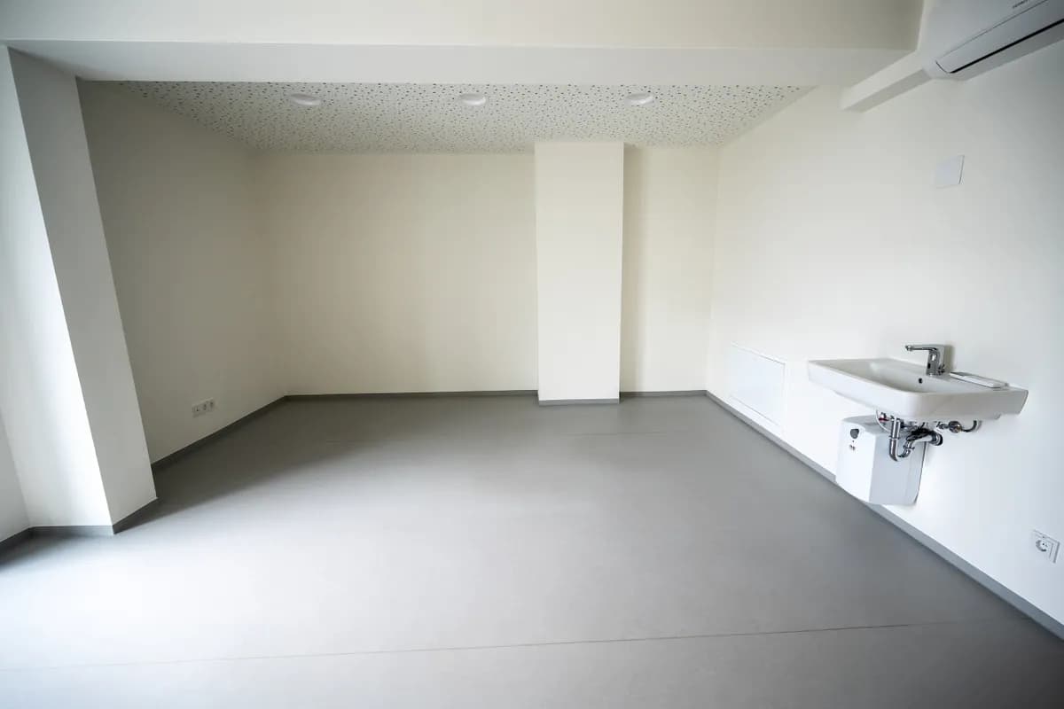 3-Zimmer-Gewerbeimmobilie mieten in Amstetten – 39 m², € 12 – Bild 14 von 24