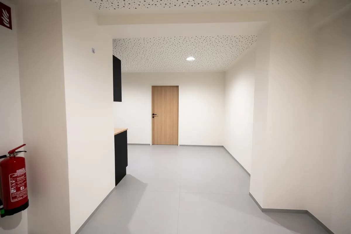 3-Zimmer-Gewerbeimmobilie mieten in Amstetten – 39 m², € 12 – Bild 23 von 24