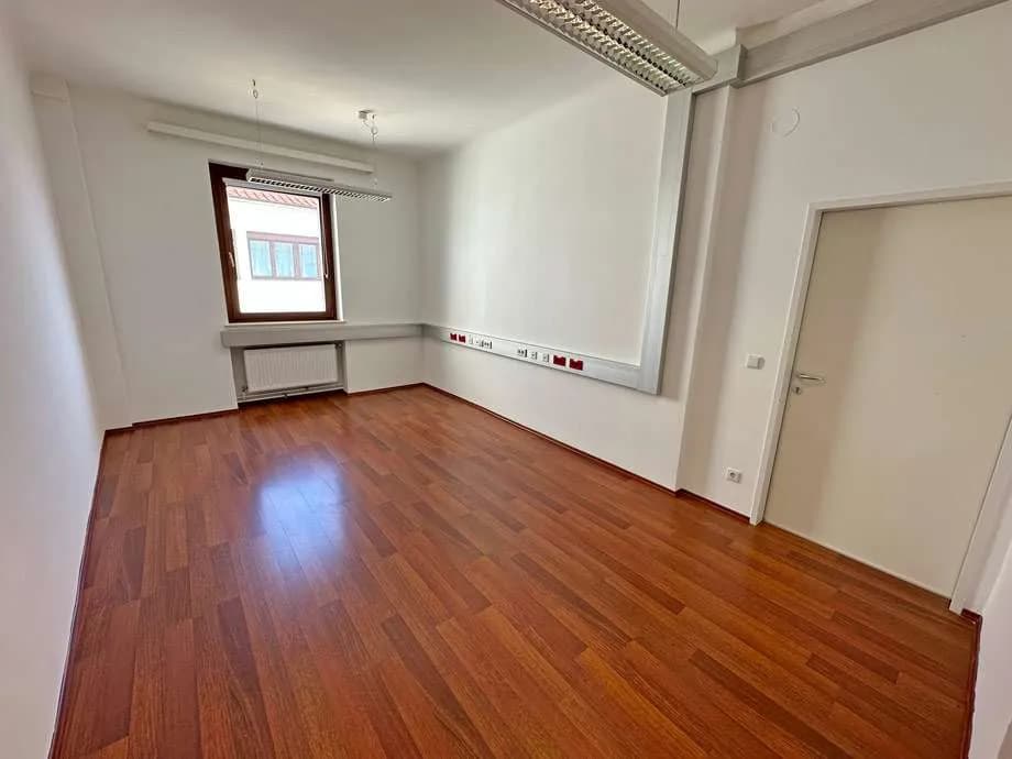 5-Zimmer-Gewerbeimmobilie mieten in Korneuburg – 158 m², € 1.975 – Bild 6 von 12
