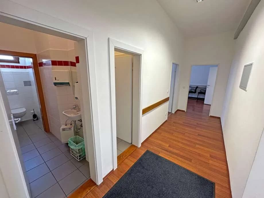 5-Zimmer-Gewerbeimmobilie mieten in Korneuburg – 158 m², € 1.975 – Bild 10 von 12