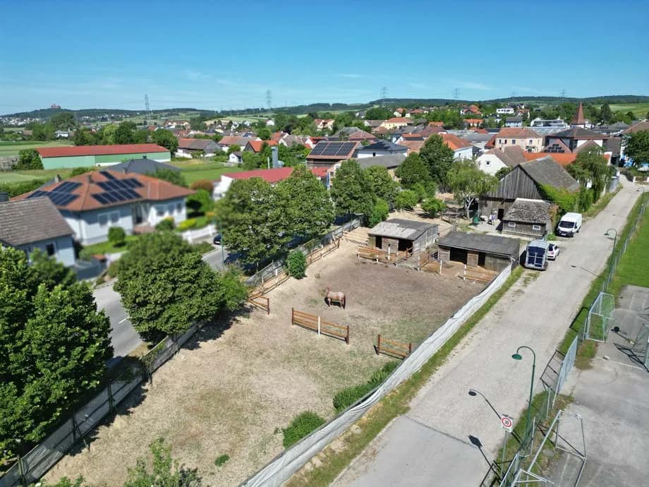 Grundstück kaufen in Korneuburg – 1 070 m², € 280.000 – Bild 1 von 7