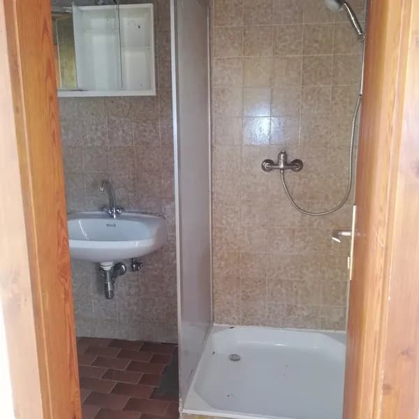 1-Zimmer-Wohnung mieten in Wiener Neustadt – 27 m², € 406 – Bild 4 von 5