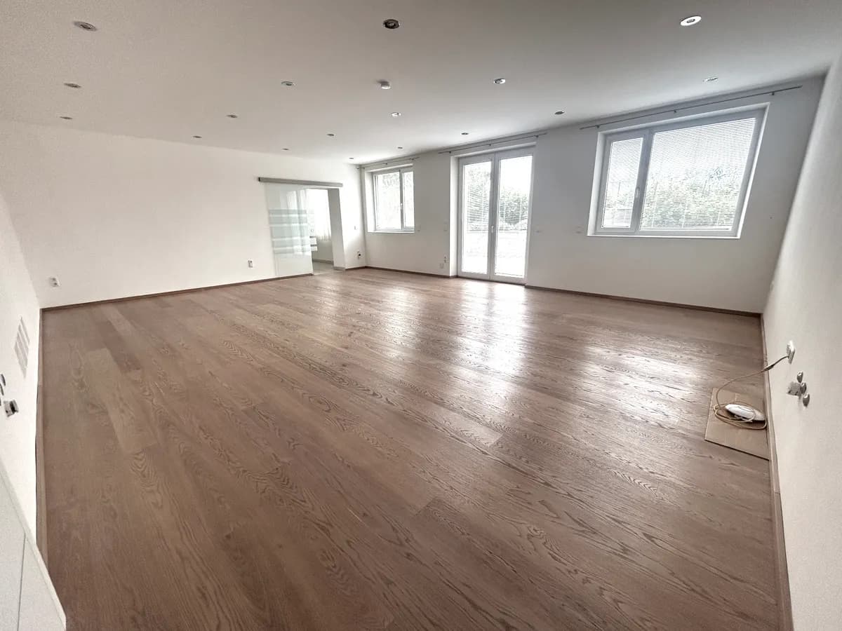 2-Zimmer-Wohnung mieten in Linz Land – 110 m², € 1.180 – Bild 1 von 4