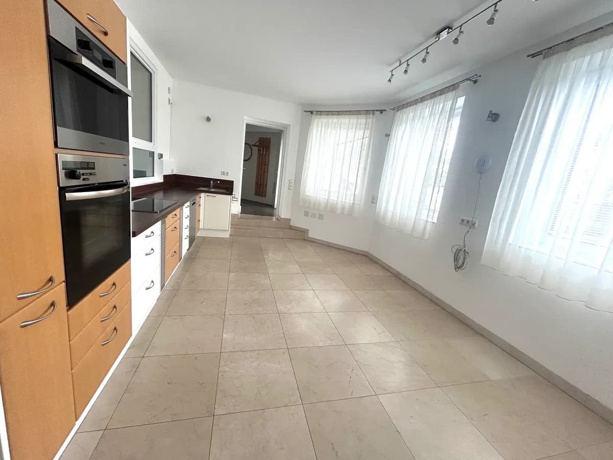 2-Zimmer-Wohnung mieten in Linz Land – 110 m², € 1.180 – Bild 2 von 4
