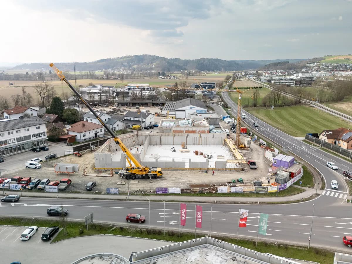 Gewerbeimmobilie mieten in Urfahr-Umgebung – 110 m², € 8 – Bild 1 von 2