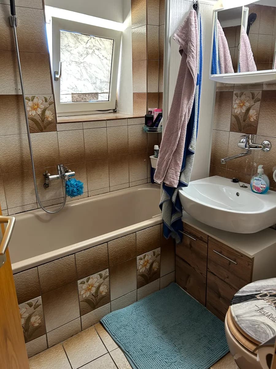 4-Zimmer-Haus mieten in Gänserndorf – 76 m², € 949 – Bild 1 von 23