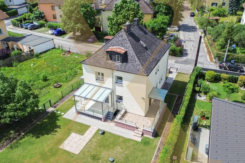 Haus kaufen in Linz – 204,98 m², € 830.000 – Bild 1 von 40