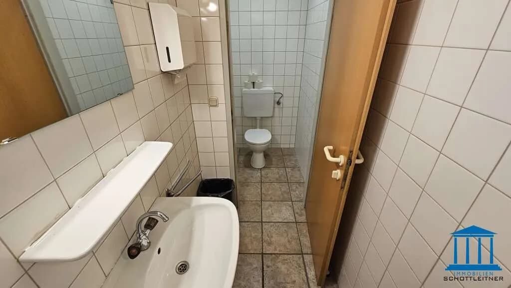 9-Zimmer-Gewerbeimmobilie mieten in Wiener Neustadt – 419 m², € 4.711 – Bild 23 von 32