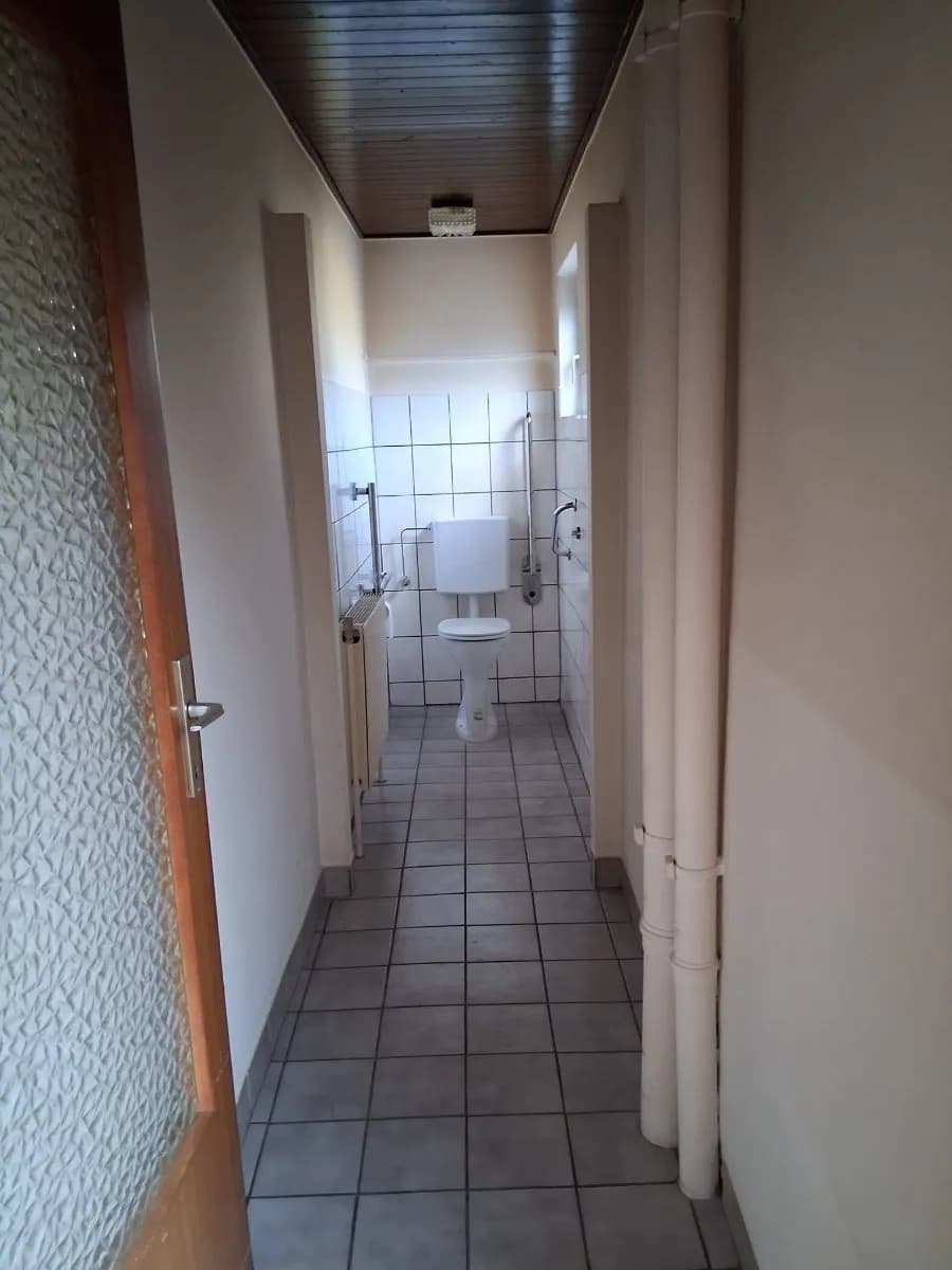 11-Zimmer-Haus kaufen in Neunkirchen – 220 m², € 360.000 – Bild 17 von 25