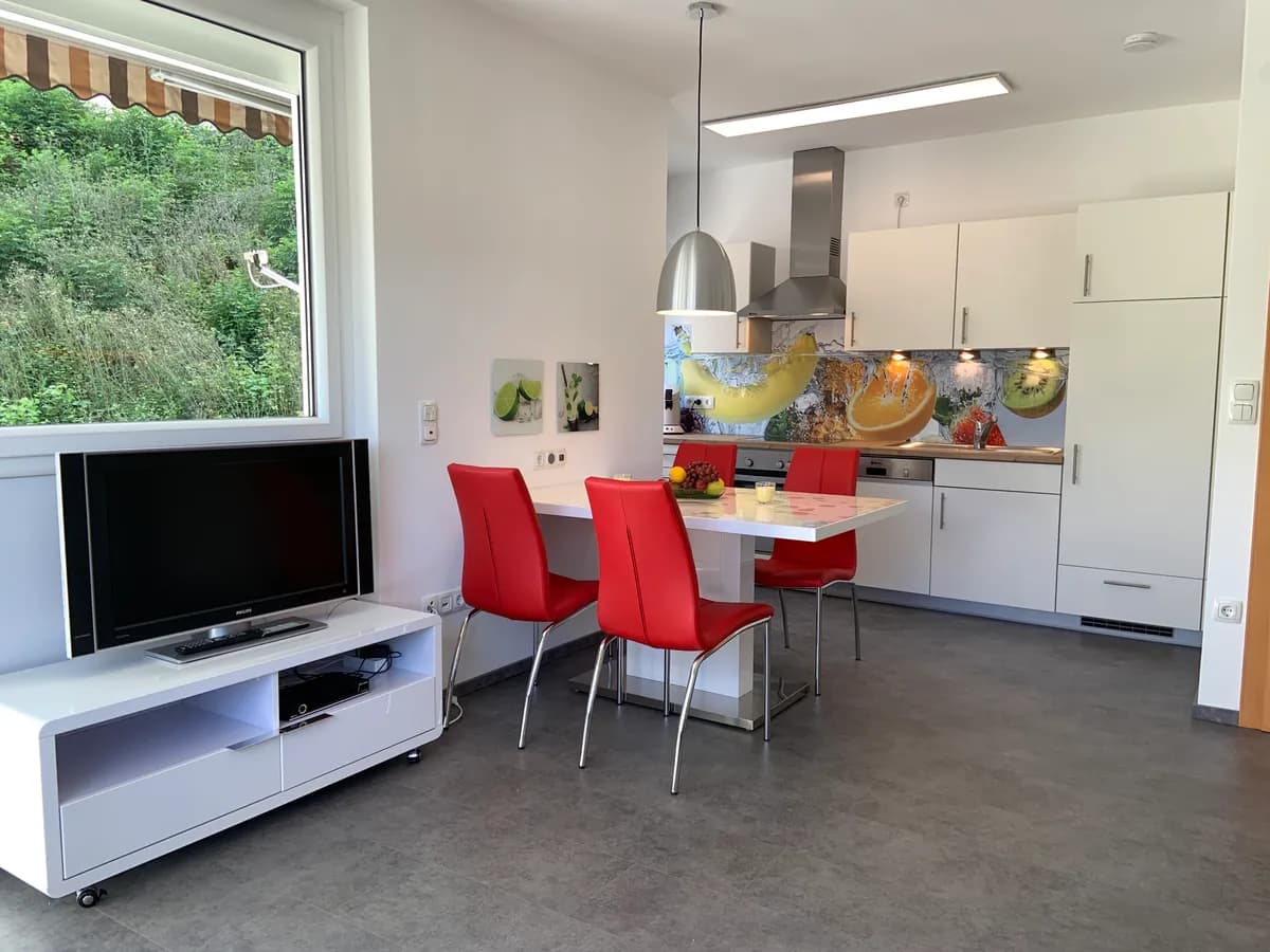 2-Zimmer-Wohnung mieten in Gmunden – 49 m², € 890 – Bild 2 von 9