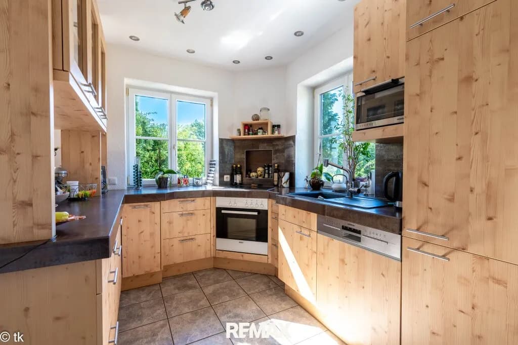 Haus kaufen in Vöcklabruck – 256 m², € 669.000 – Bild 4 von 26