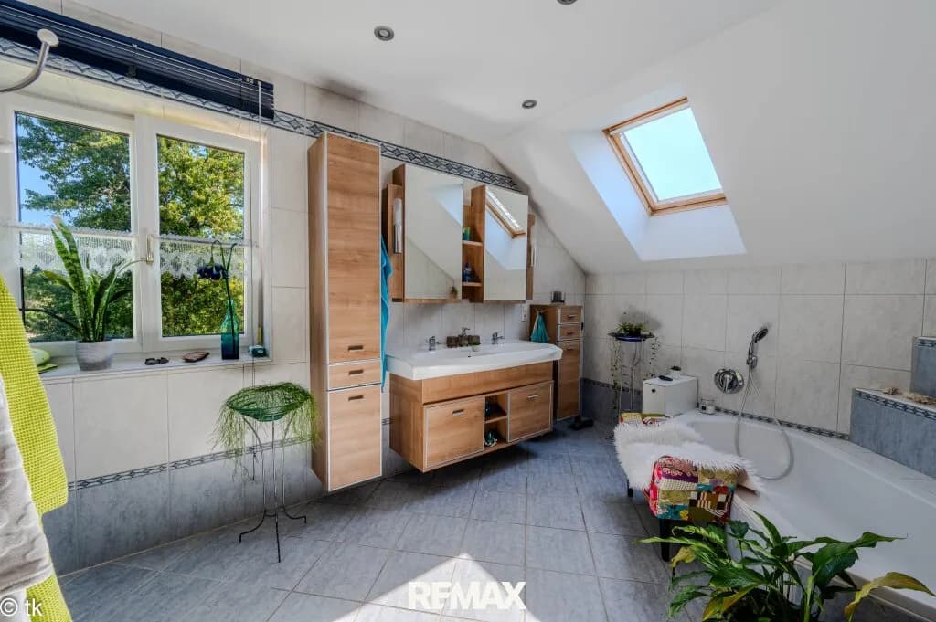 Haus kaufen in Vöcklabruck – 256 m², € 669.000 – Bild 8 von 26