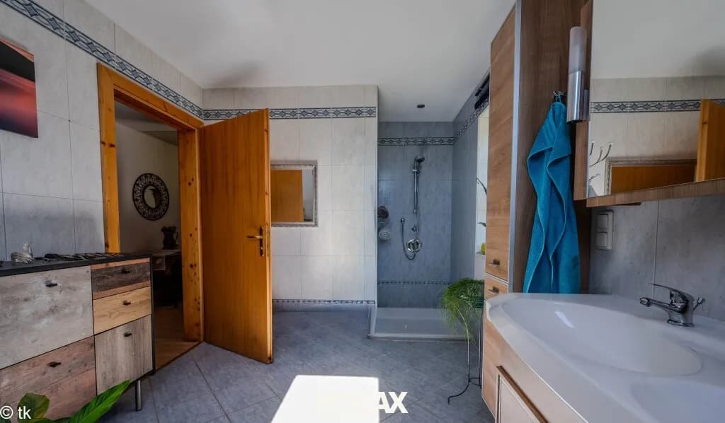 Haus kaufen in Vöcklabruck – 256 m², € 669.000 – Bild 9 von 26