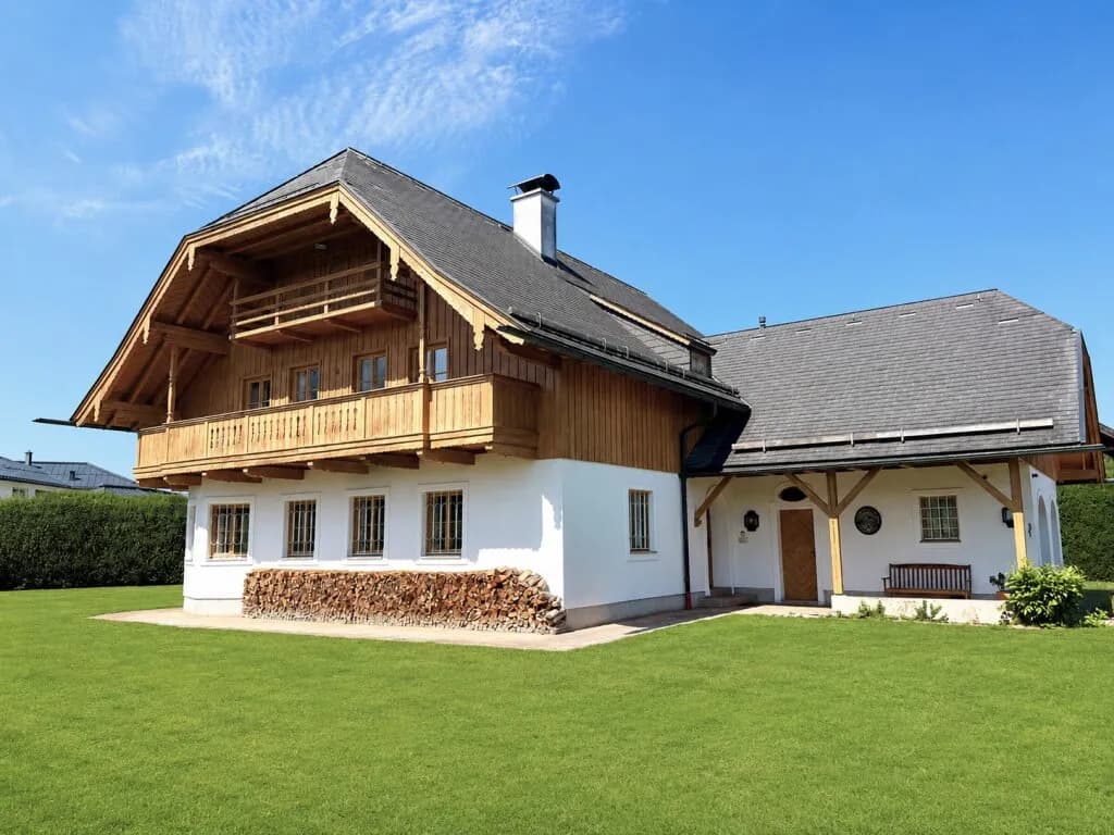 7-Zimmer-Haus mieten in Salzburg-Umgebung – 290 m², € 7.657 – Bild 1 von 27