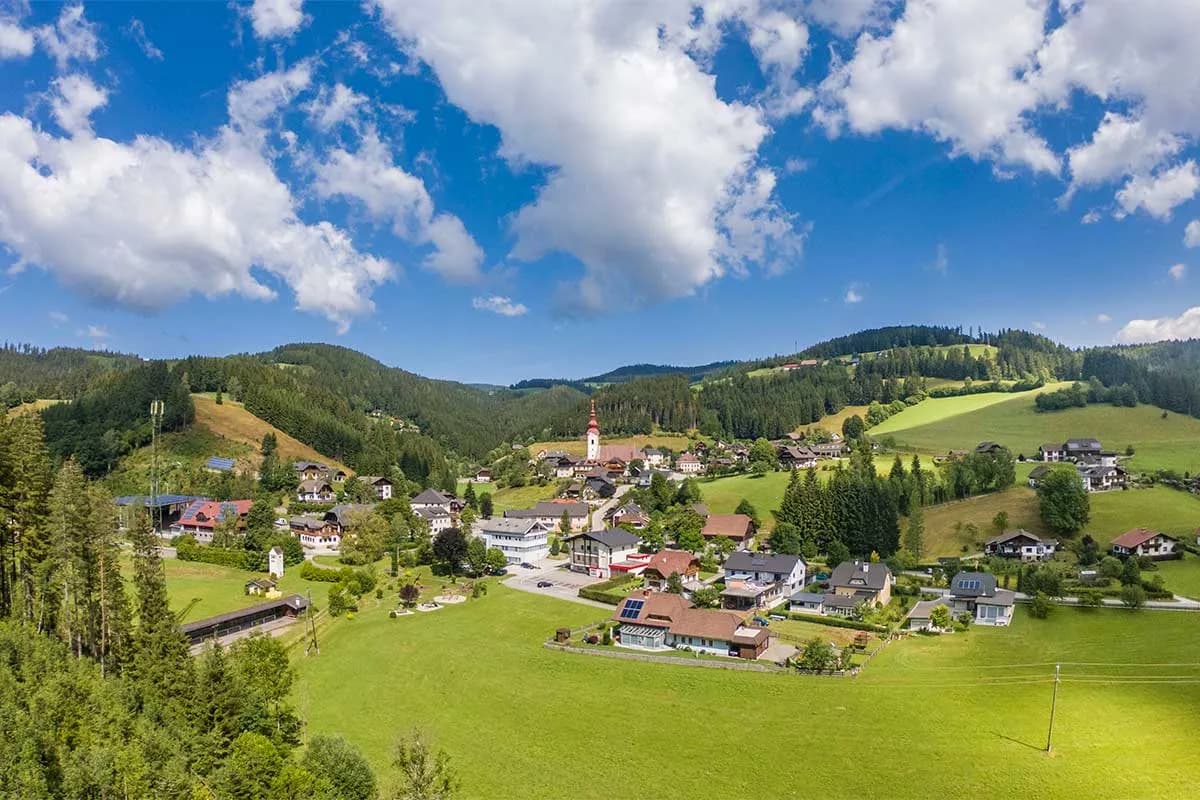 2-Zimmer-Wohnung mieten in Feldkirchen – 67 m², € 524