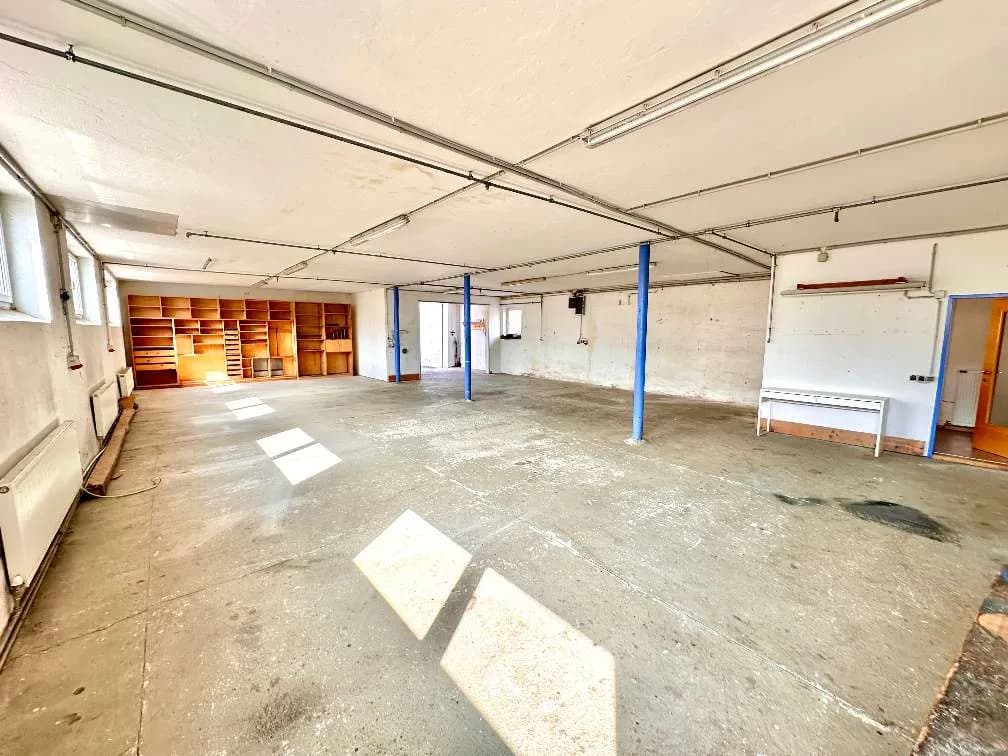 Gewerbeimmobilie mieten in Amstetten – 178 m², € 948 – Bild 1 von 9