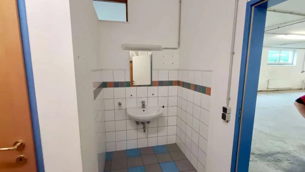 Gewerbeimmobilie mieten in Amstetten – 178 m², € 948 – Bild 7 von 9