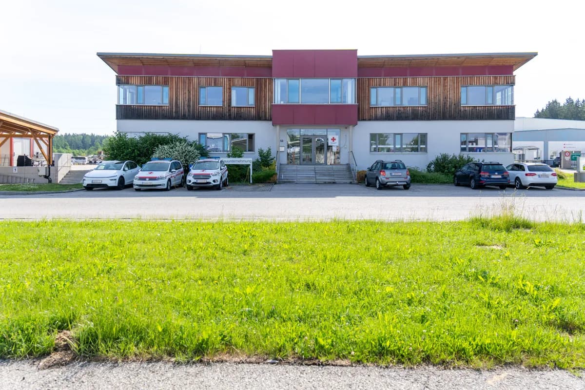 Gewerbeimmobilie mieten in Gmünd – 370 m², € 13 – Bild 1 von 9
