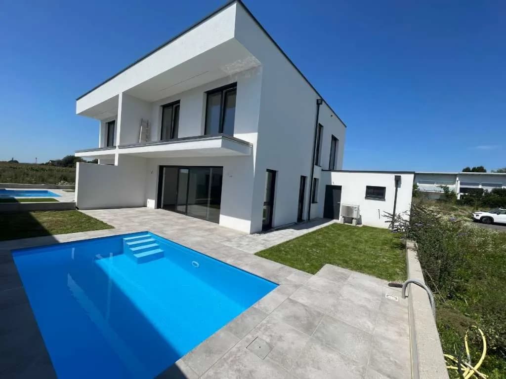 6-Zimmer-Haus mieten in Perg – 143 m², € 2.150 – Bild 1 von 18