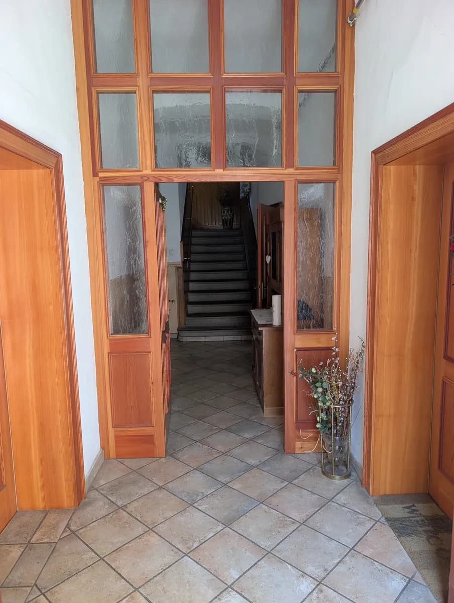 4-Zimmer-Haus mieten in Steyr – 250 m², € 2.000 – Bild 1 von 18