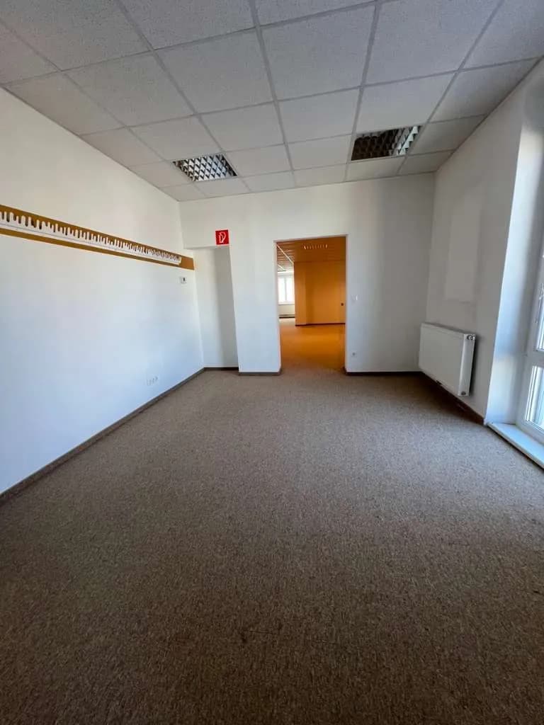2-Zimmer-Gewerbeimmobilie mieten in Amstetten – 100 m², € 695 – Bild 2 von 6