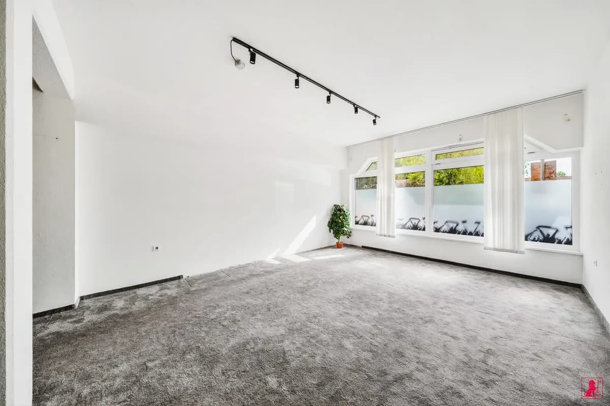 2-Zimmer-Gewerbeimmobilie mieten in Kufstein – 71 m², € 881 – Bild 2 von 12