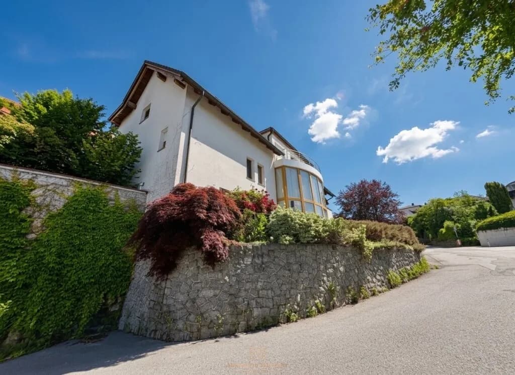 Haus kaufen in Perg – 256 m², € 499.500 – Bild 1 von 50