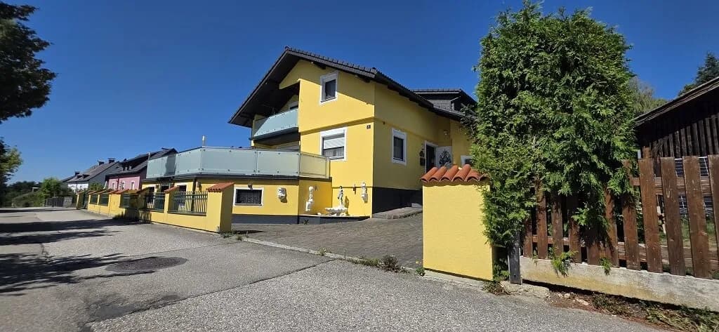 Haus kaufen in Vöcklabruck – 160 m², € 579.000 – Bild 2 von 39