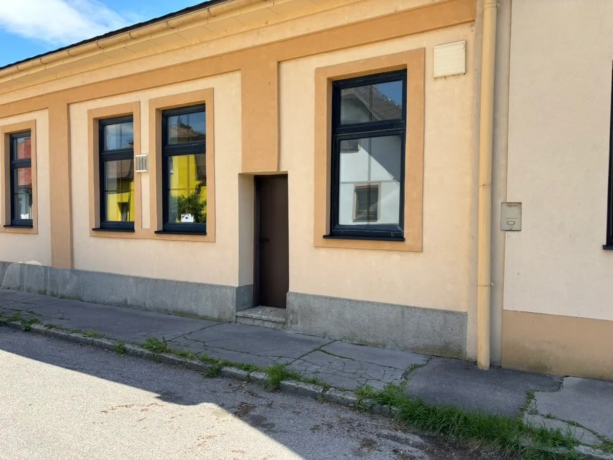 1-Zimmer-Immobilie mieten in Sankt Pölten – 50 m², € 275 – Bild 1 von 4
