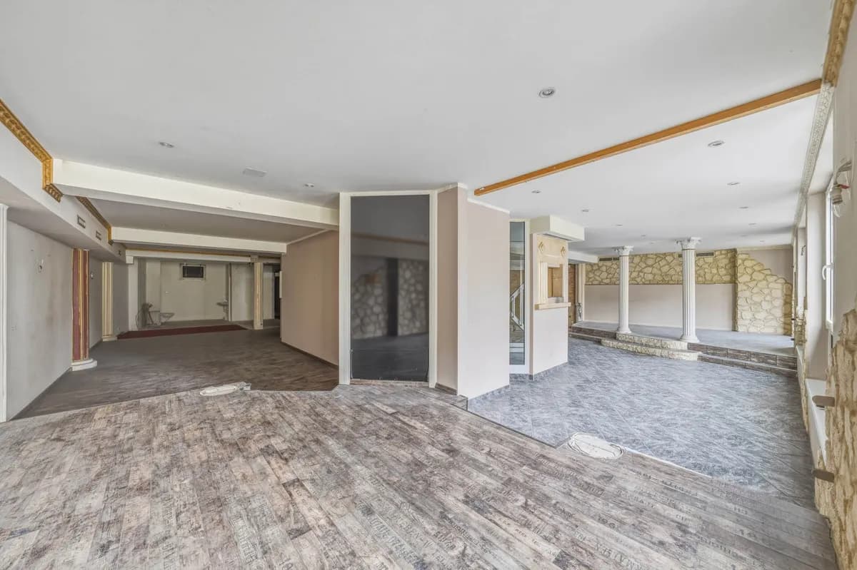 Gewerbeimmobilie kaufen in Imst – 184 m², € 239.000