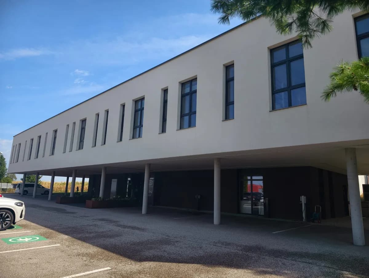 Gewerbeimmobilie mieten in Wels-Land – 410 m², € 3.600