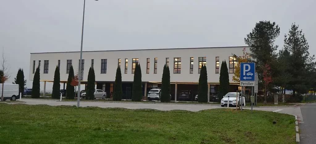 Gewerbeimmobilie mieten in Wels-Land – 410 m², € 3.600 – Bild 2 von 7