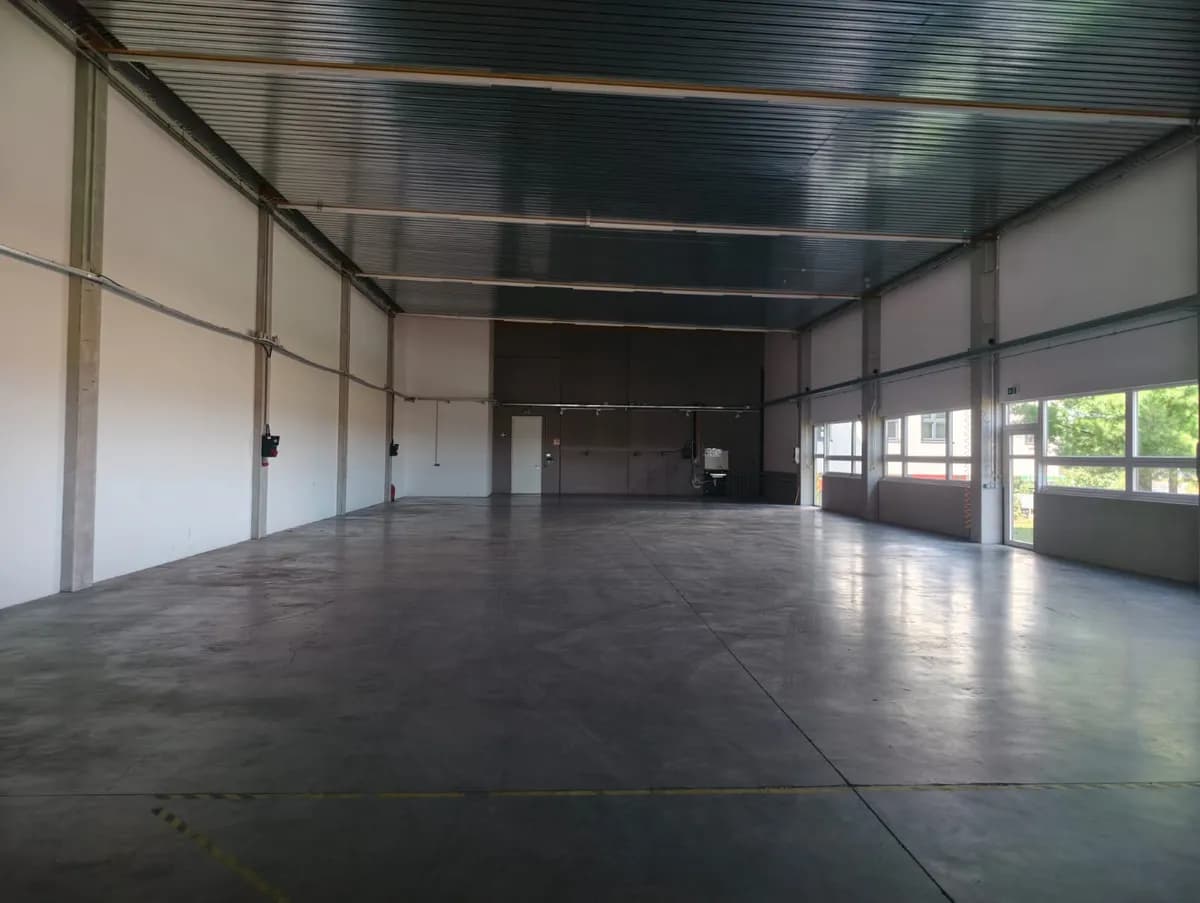 Gewerbeimmobilie mieten in Wels-Land – 410 m², € 3.600 – Bild 5 von 7