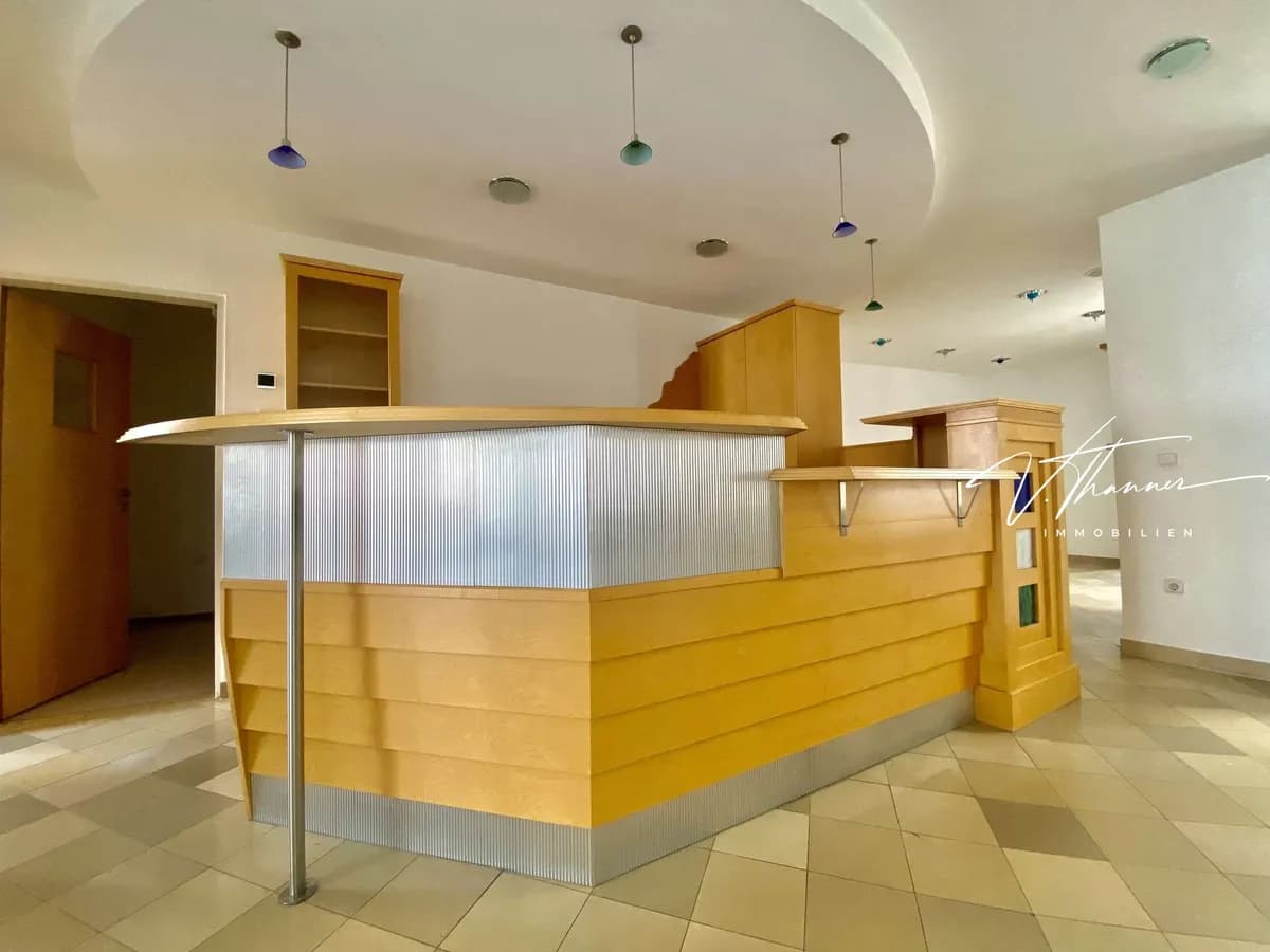 4-Zimmer-Gewerbeimmobilie mieten in Gmunden – 117 m², € 1.229 – Bild 2 von 11