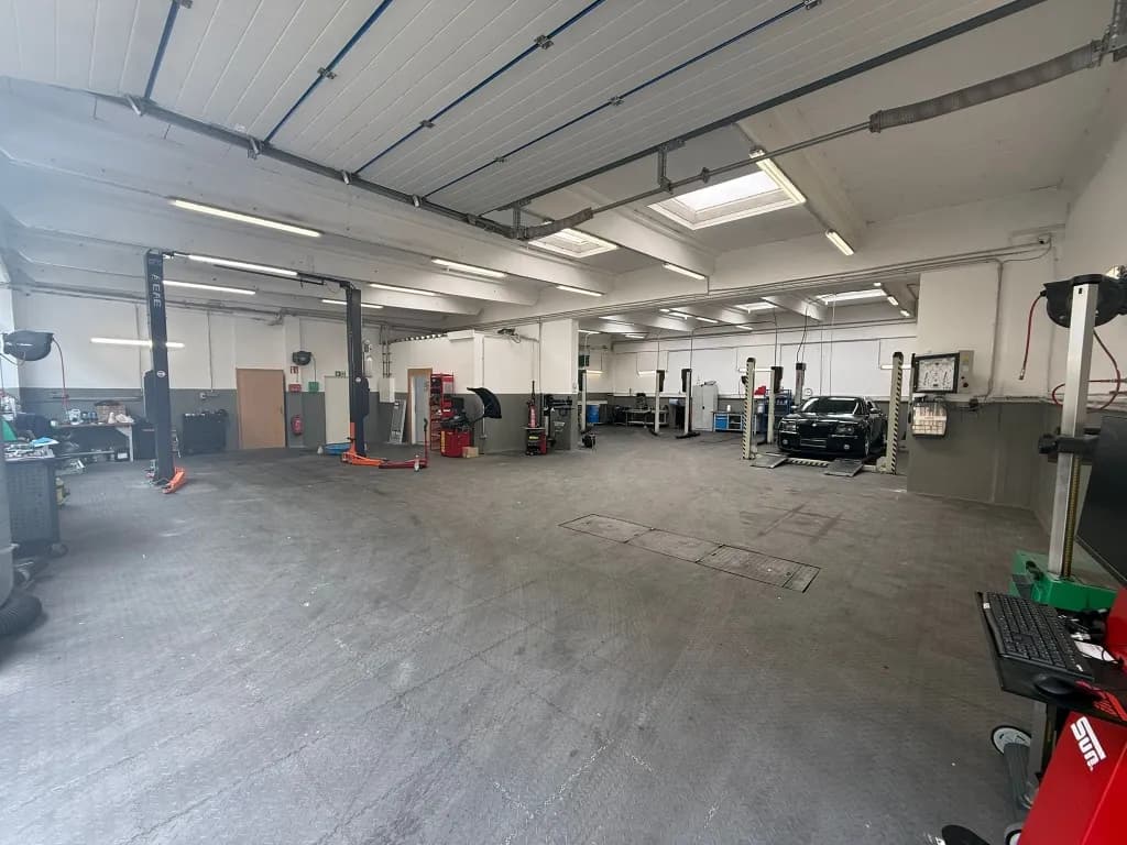 9-Zimmer-Gewerbeimmobilie mieten in Wien – 580 m², € 6.500 – Bild 5 von 13