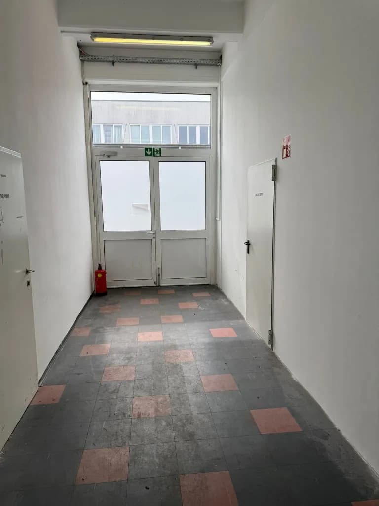 9-Zimmer-Gewerbeimmobilie mieten in Wien – 580 m², € 6.500 – Bild 7 von 13