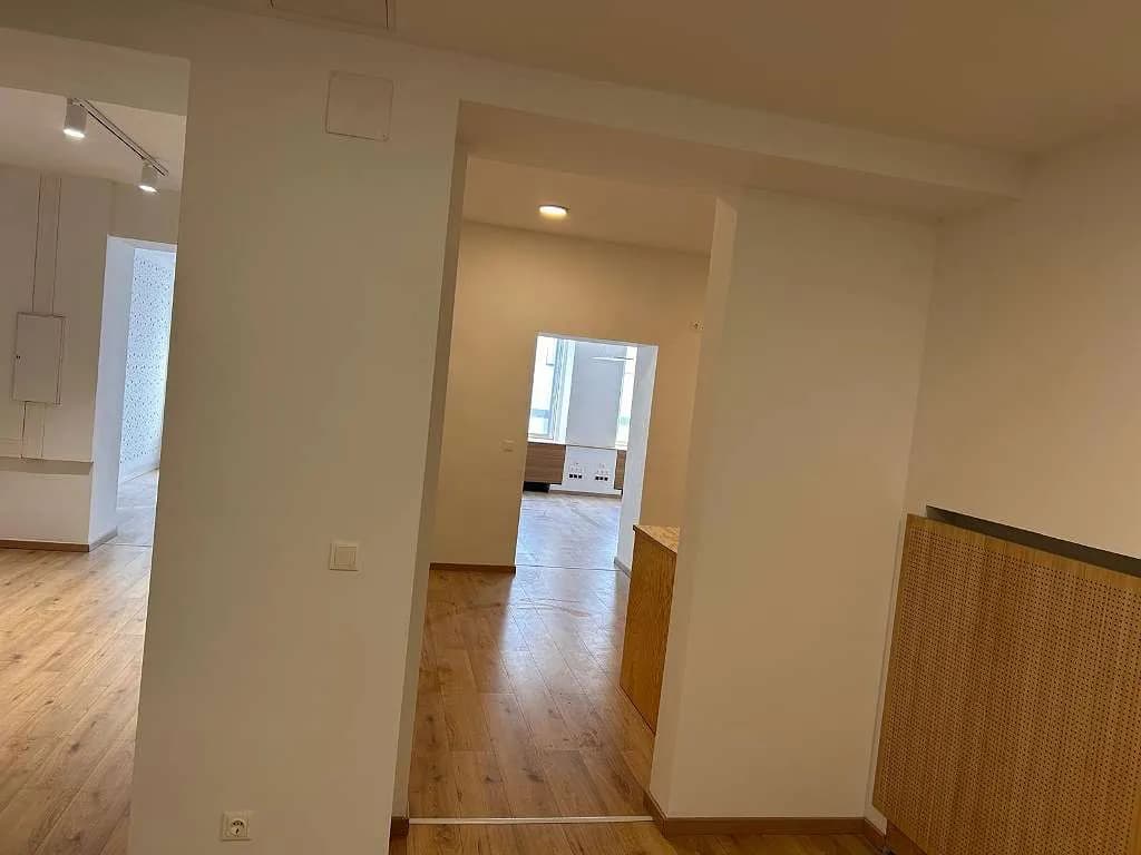 2-Zimmer-Gewerbeimmobilie mieten in Wien – 95 m², € 10 – Bild 2 von 12