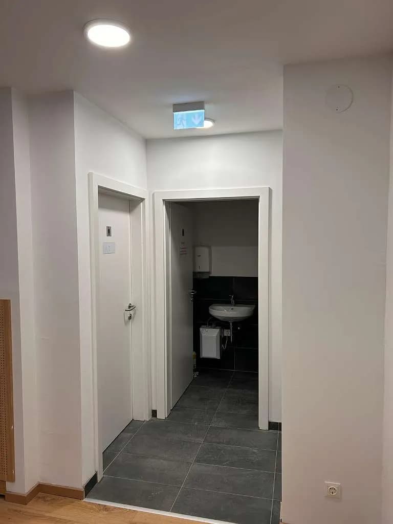 2-Zimmer-Gewerbeimmobilie mieten in Wien – 95 m², € 10 – Bild 4 von 12
