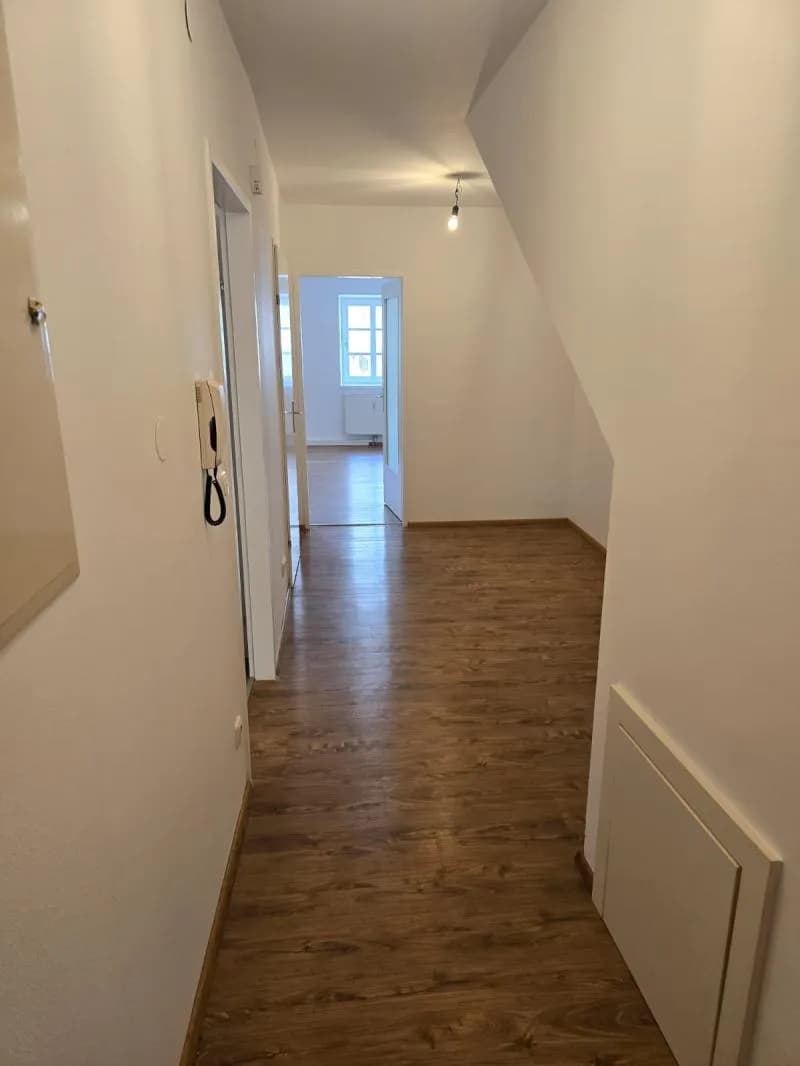 2-Zimmer-Wohnung mieten in Braunau am Inn – 61,93 m², € 622 – Bild 2 von 11