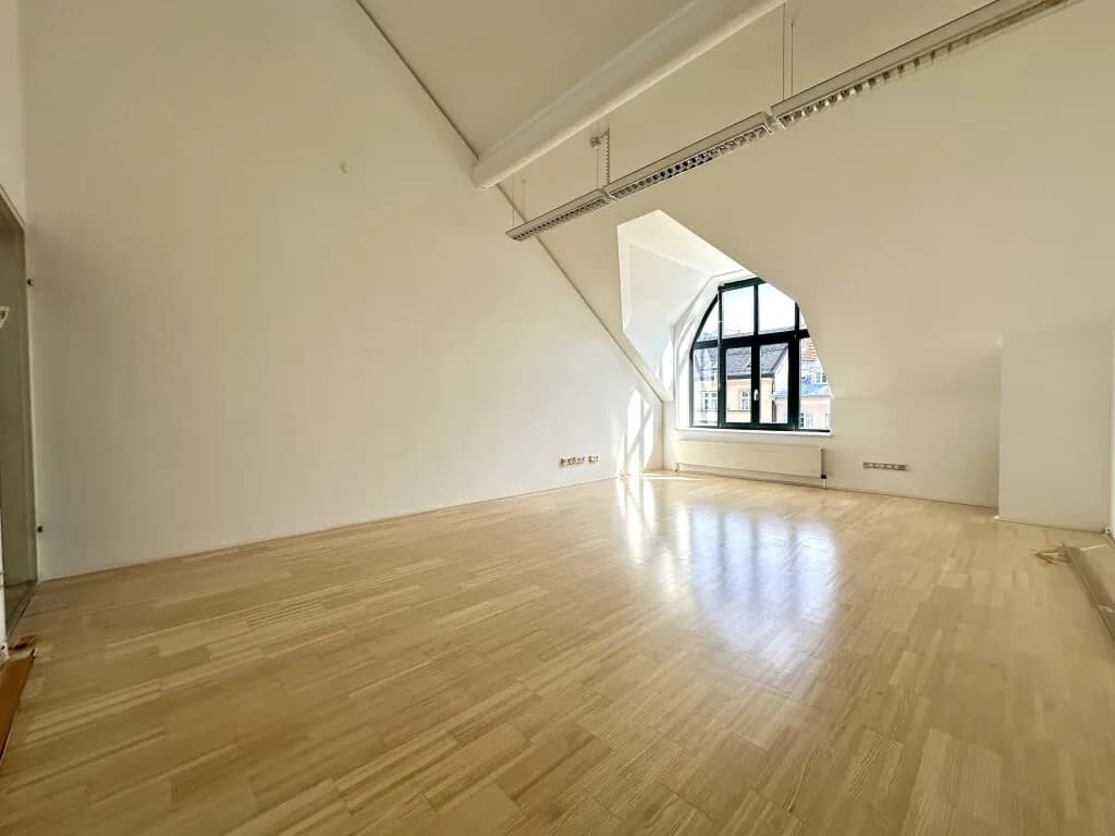 5-Zimmer-Gewerbeimmobilie mieten in Innsbruck – 192 m², € 3.762 – Bild 6 von 7