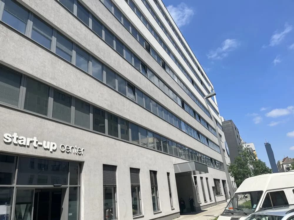 Gewerbeimmobilie mieten in Wien – 3 429 m², € 16 – Bild 2 von 10