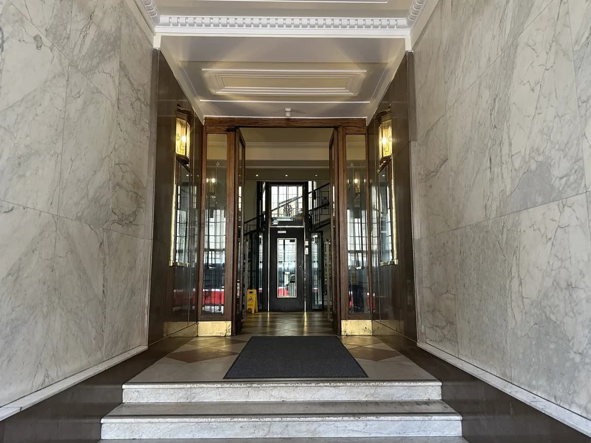 Gewerbeimmobilie mieten in Wien – 491 m², € 16