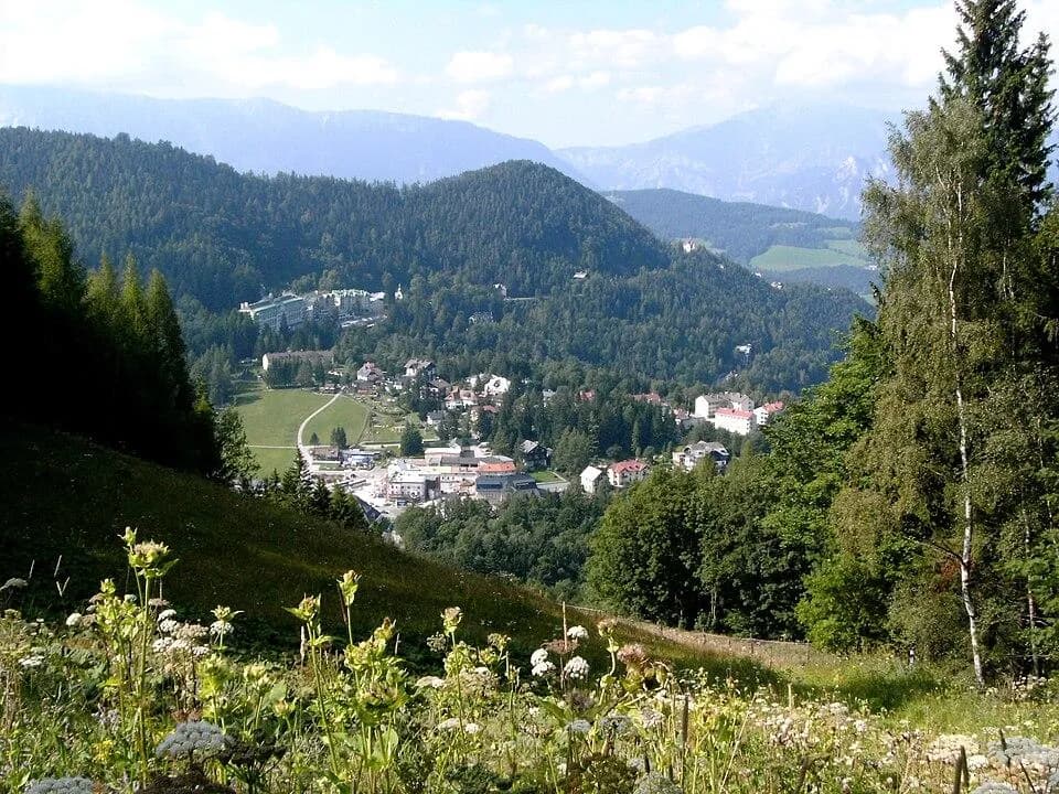 10-Zimmer-Haus kaufen in Neunkirchen – 260 m², € 550.000 – Bild 8 von 8