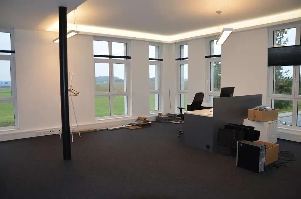 2-Zimmer-Gewerbeimmobilie mieten in Wels-Land – 325 m², € 4.000 – Bild 6 von 12
