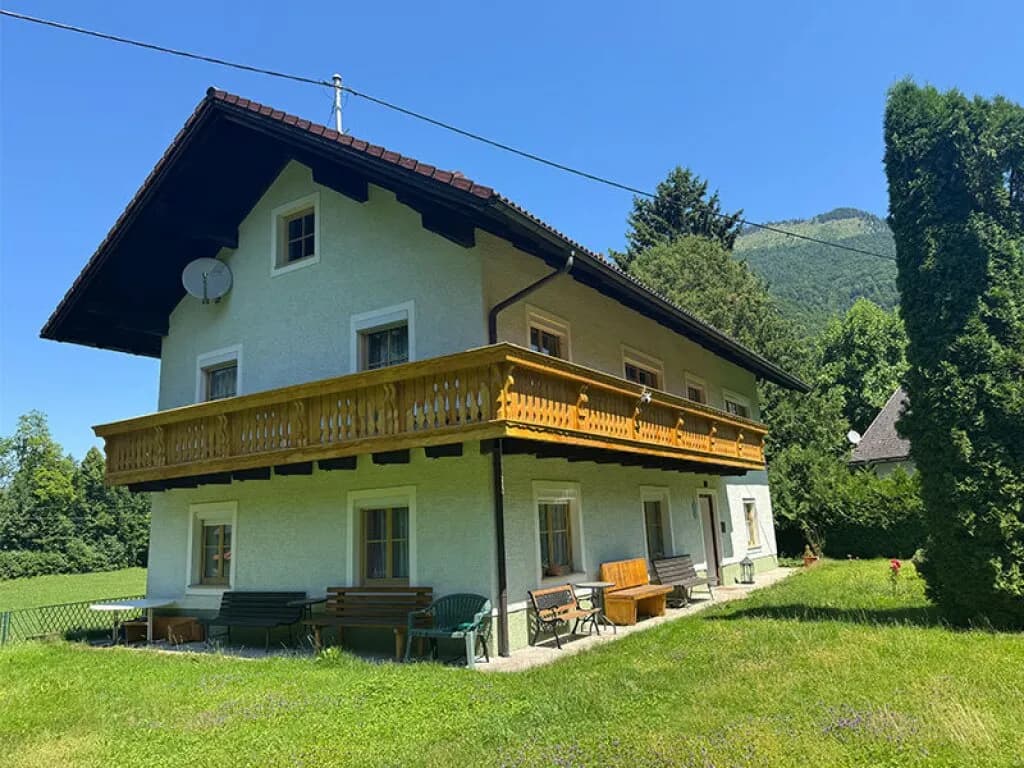 10-Zimmer-Gewerbeimmobilie kaufen in Gmunden – 180 m² – Bild 1 von 6