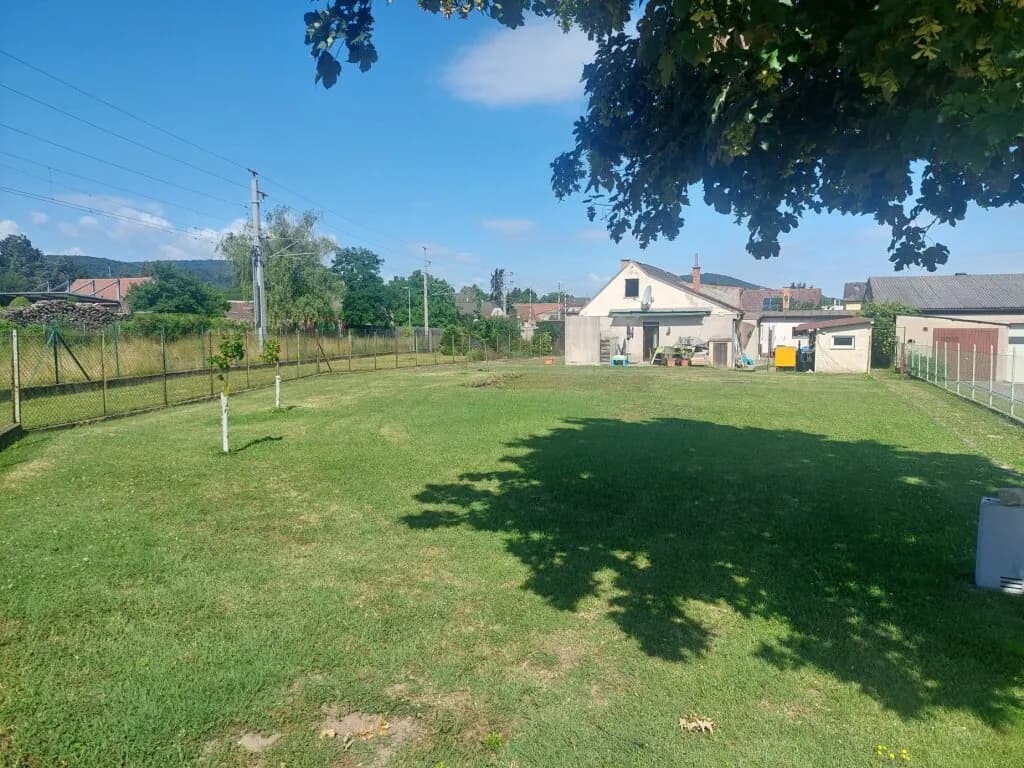 Grundstück kaufen in Bruck an der Leitha – 1 117 m², € 320.000 – Bild 1 von 13