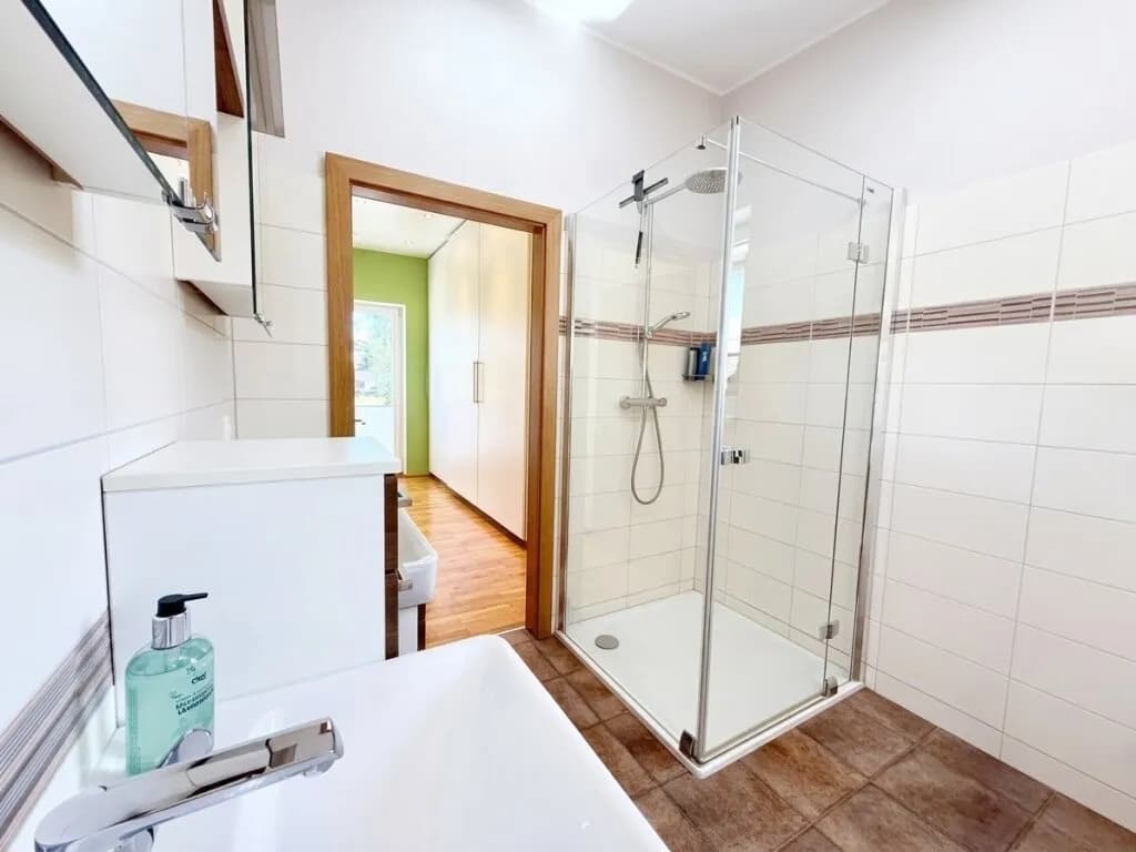 Haus kaufen in Vöcklabruck – 95 m², € 390.000 – Bild 8 von 15
