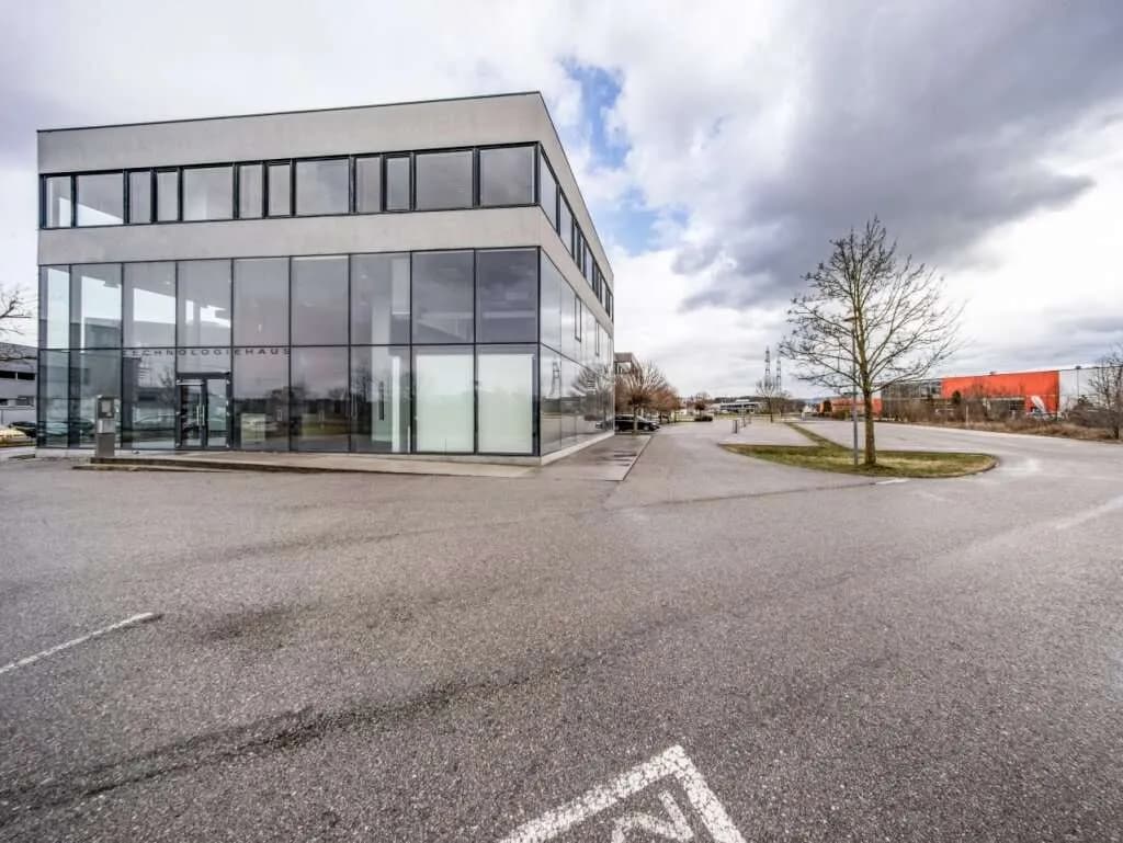 7-Zimmer-Gewerbeimmobilie mieten in Steyr – 234 m², € 2.960 – Bild 6 von 12