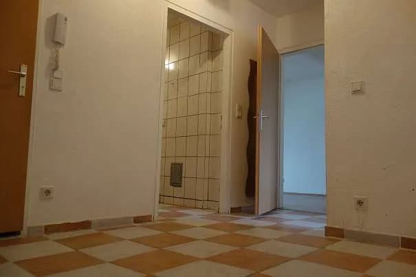 3-Zimmer-Wohnung mieten in Baden – 65 m², € 800 – Bild 4 von 9